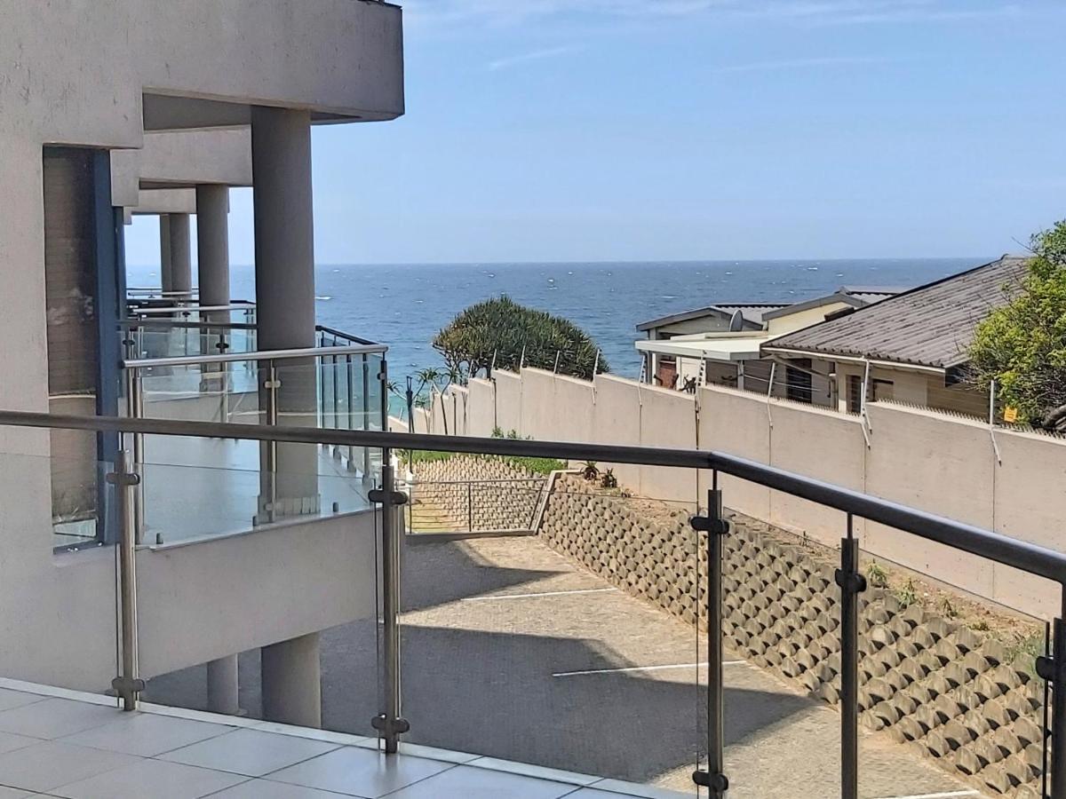 Whale Rock, Modern Beachfront Apartment Margate Exterior photo